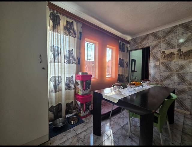 4 BEDROOM HOUSE FOR SALE IN GENERAL ALBERTSPARK
